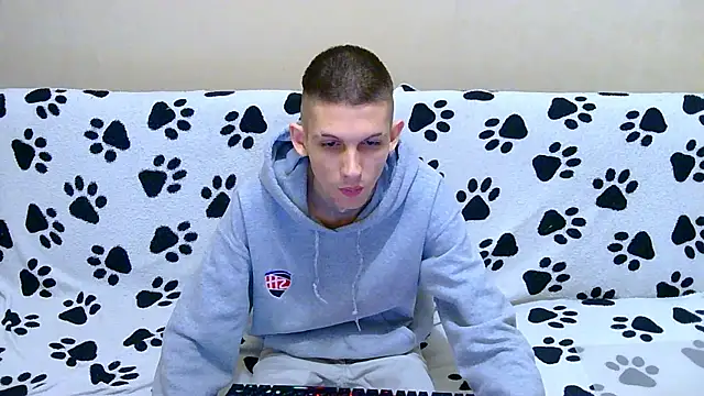 Lester Broo online show from April 5, 2026, 9:21 pm