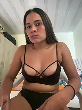 Snapshot of Yessica_832 chatting on February 8, 2025, 6:55 pm Yessica 832 online show from February 8, 2025, 6:55 pm