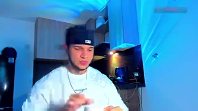 austinoficial online show from April 8, 2026, 1:18 am