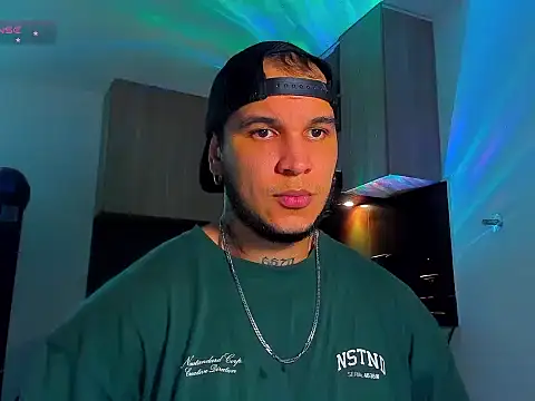 Snapshot of austinoficial chatting on May 7, 2026, 3:11 am austinoficial online show from May 7, 2026, 3:11 am