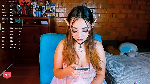 Snapshot of Annycolin_ chatting on November 9, 2025, 3:21 am Annycolin online show from November 9, 2025, 3:21 am