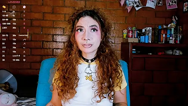 Annycolin  online show from May 14, 2026, 9:45 pm
