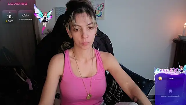 Snapshot of Princezzlove3 chatting on June 7, 2026, 4:23 pm Princezzlove3 online show from June 7, 2026, 4:23 pm