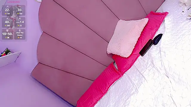 Snapshot of Vanessapintoo chatting on March 18, 2025, 9:53 pm Vanessapintoo online show from March 18, 2025, 9:53 pm