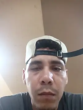 Snapshot of Maguito02 chatting on September 29, 2025, 1:39 pm Maguito02 online show from September 29, 2025, 1:39 pm