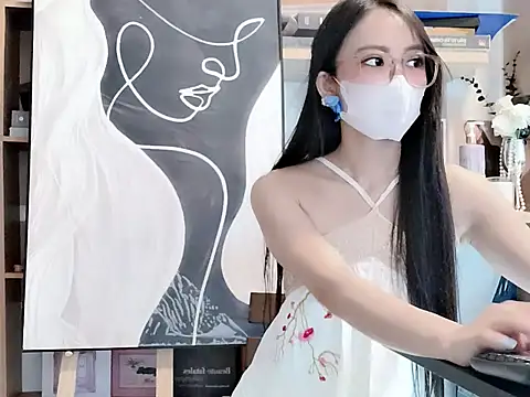 Lush-Office online show from November 24, 2025, 8:14 am