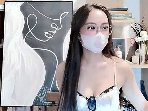 Lush-Office online show from December 19, 2025, 7:22 am