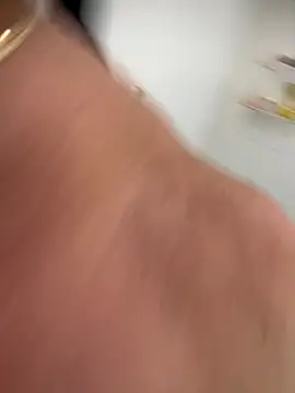 carlospingalinda online show from November 25, 2025, 12:11 am