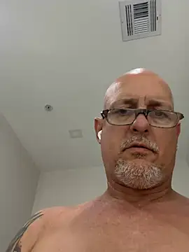 Snapshot of carlospingalinda chatting on March 2, 2025, 5:52 pm carlospingalinda online show from March 2, 2025, 5:52 pm