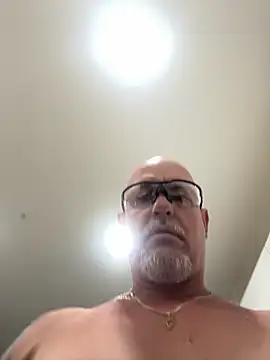 Snapshot of carlospingalinda chatting on March 11, 2025, 7:35 am carlospingalinda online show from March 11, 2025, 7:35 am