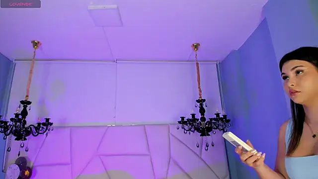 Snapshot of Aitana_Hilton_ chatting on November 1, 2025, 11:37 am Aitana Hilton online show from November 1, 2025, 11:37 am