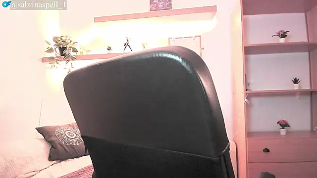 Snapshot of SabrinaSpell_ chatting on April 25, 2026, 6:27 pm SabrinaSpell online show from April 25, 2026, 6:27 pm