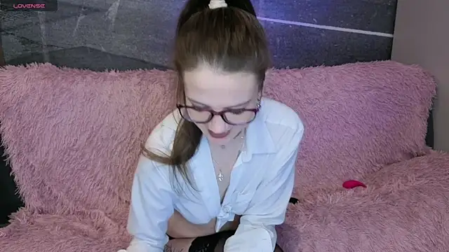 Snapshot of Iriss_Miller chatting on February 27, 2026, 8:36 am Iriss Miller online show from February 27, 2026, 8:36 am