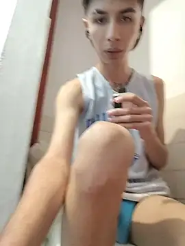 adriaav online show from April 12, 2026, 10:07 am