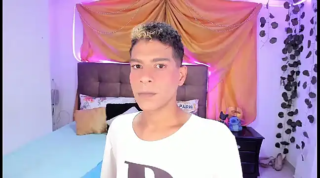 Snapshot of Ethan_Boyy chatting on March 3, 2025, 8:11 pm Ethan Boyy online show from March 3, 2025, 8:11 pm