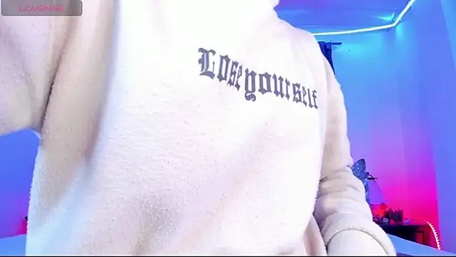 Ethan Boyy online show from April 17, 2026, 9:50 pm