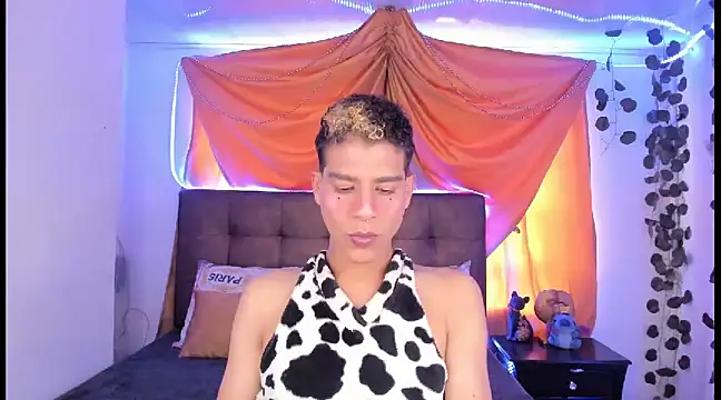 Snapshot of Ethan_Boyy chatting on March 11, 2025, 6:30 pm Ethan Boyy online show from March 11, 2025, 6:30 pm