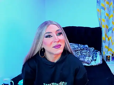 Georgina Giio online show from November 9, 2025, 1:53 am