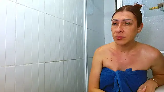 sweethoneytsx online show from September 22, 2025, 8:37 pm