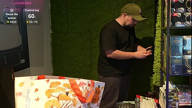 Snapshot of justinitt chatting on November 23, 2025, 3:44 pm justinitt online show from November 23, 2025, 3:44 pm