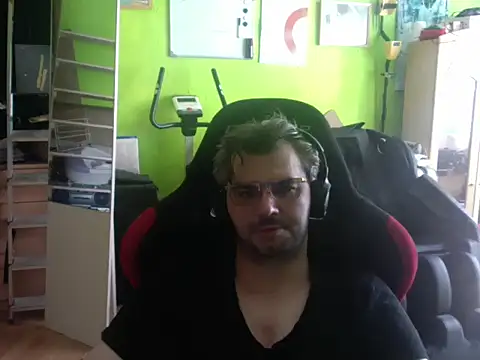 Snapshot of stary-w-kalesonach chatting on July 26, 2026, 10:44 am stary-w-kalesonach online show from July 26, 2026, 10:44 am