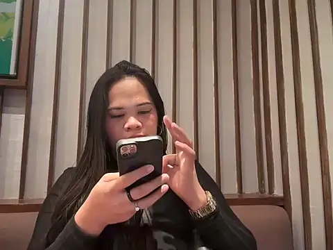 Snapshot of SophiaCourthaway chatting on May 14, 2026, 12:57 pm SophiaCourthaway online show from May 14, 2026, 12:57 pm