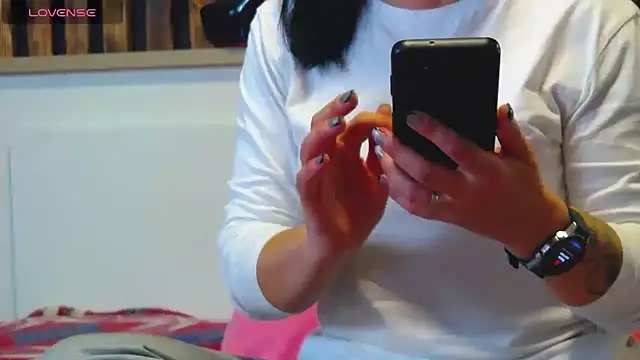 Tory Lovi online show from November 16, 2025, 9:58 am