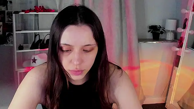 Snapshot of Sahara_Shields chatting on April 28, 2026, 9:46 am Sahara Shields online show from April 28, 2026, 9:46 am