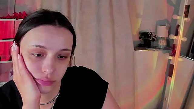 Snapshot of Sahara_Shields chatting on May 7, 2026, 9:34 am Sahara Shields online show from May 7, 2026, 9:34 am
