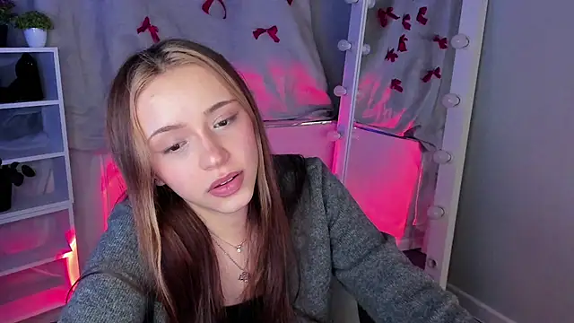 Snapshot of Sahara_Shields chatting on March 18, 2025, 4:28 pm Sahara Shields online show from March 18, 2025, 4:28 pm