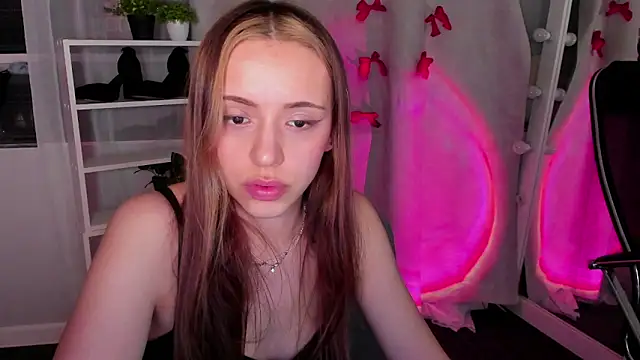 Snapshot of Sahara_Shields chatting on February 25, 2025, 4:35 pm Sahara Shields online show from February 25, 2025, 4:35 pm