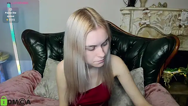 Snapshot of HillEva chatting on December 22, 2025, 8:36 am HillEva online show from December 22, 2025, 8:36 am