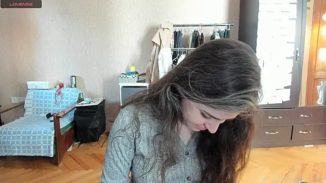  Roselina  online show from April 27, 2026, 12:03 pm