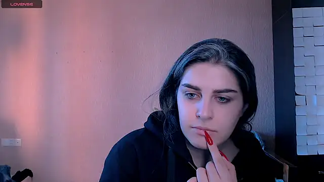  Roselina  online show from October 11, 2025, 12:39 pm