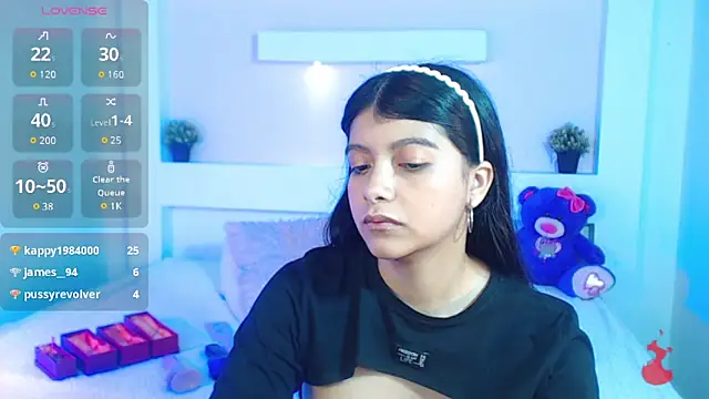 Snapshot of IslaBlaze chatting on March 13, 2025, 3:39 pm IslaBlaze online show from March 13, 2025, 3:39 pm