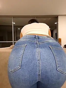 Snapshot of IslaBlaze chatting on September 25, 2025, 2:28 am IslaBlaze online show from September 25, 2025, 2:28 am