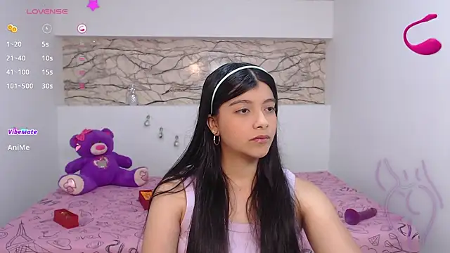 Snapshot of IslaBlaze chatting on March 5, 2025, 5:29 am IslaBlaze online show from March 5, 2025, 5:29 am