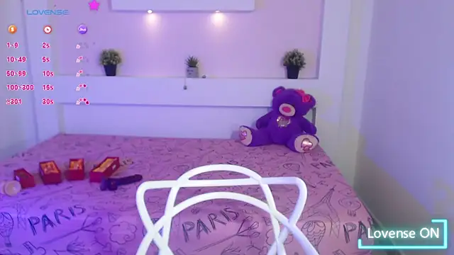 Snapshot of IslaBlaze chatting on March 6, 2025, 11:58 am IslaBlaze online show from March 6, 2025, 11:58 am