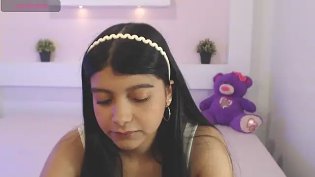 Snapshot of IslaBlaze chatting on March 10, 2025, 11:55 am IslaBlaze online show from March 10, 2025, 11:55 am