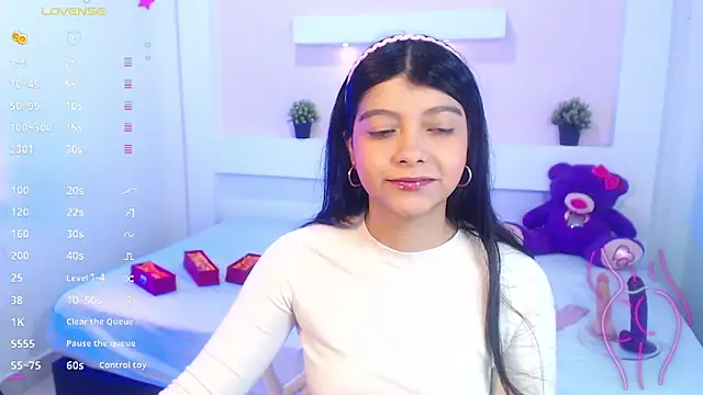 Snapshot of IslaBlaze chatting on March 4, 2025, 12:01 pm IslaBlaze online show from March 4, 2025, 12:01 pm