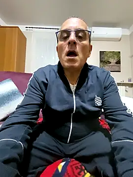 sempreilmio2 online show from October 5, 2025, 8:43 pm