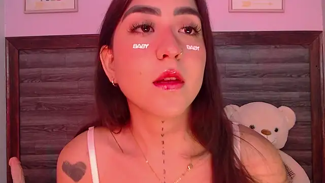 AdaaMillan online show from February 4, 2026, 8:04 pm