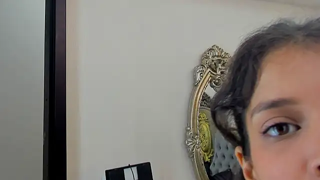 Snapshot of CharlotteBrandt chatting on October 4, 2025, 8:54 pm CharlotteBrandt online show from October 4, 2025, 8:54 pm