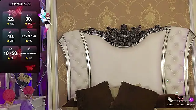 Snapshot of CharlotteBrandt chatting on September 19, 2025, 8:24 pm CharlotteBrandt online show from September 19, 2025, 8:24 pm