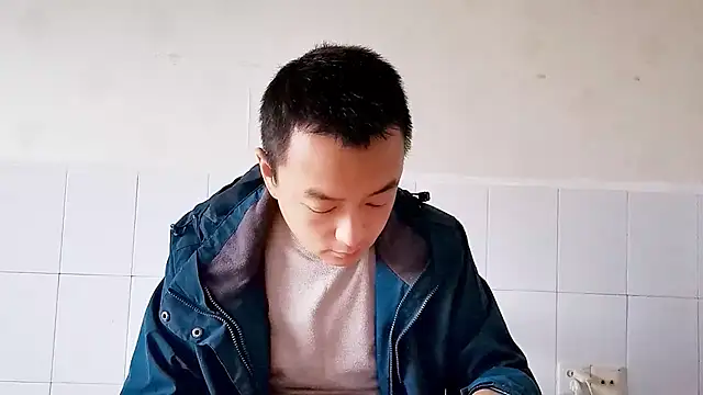 Snapshot of swg176 chatting on October 13, 2025, 12:01 am swg176 online show from October 13, 2025, 12:01 am