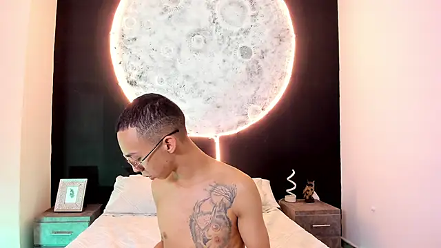 Snapshot of EthaanCox chatting on March 5, 2025, 2:36 am EthaanCox online show from March 5, 2025, 2:36 am