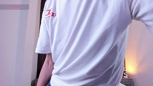 Snapshot of EthaanCox chatting on January 16, 2026, 9:52 pm EthaanCox online show from January 16, 2026, 9:52 pm