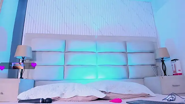 Snapshot of EthaanCox chatting on February 4, 2026, 9:04 am EthaanCox online show from February 4, 2026, 9:04 am