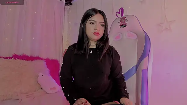 Snapshot of emma_soffia_ chatting on March 13, 2025, 6:01 pm emma soffia  online show from March 13, 2025, 6:01 pm