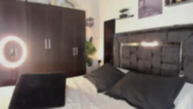 Snapshot of alanblack1 chatting on May 4, 2026, 12:52 pm alanblack1 online show from May 4, 2026, 12:52 pm